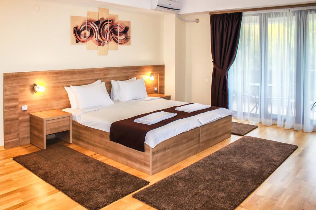 Park Lakeside Ohrid Bilik gambar